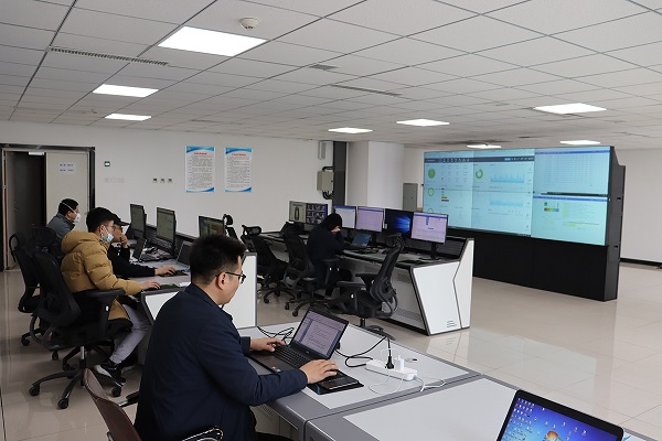 太原-维保团队正在太原地铁控制中心网管室工作